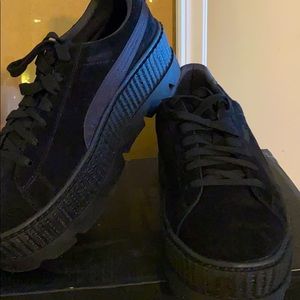 Double platform pumas. Great condition